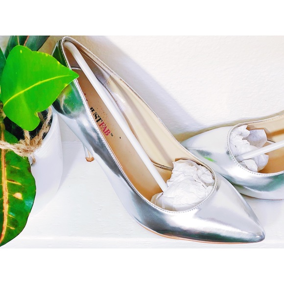 Pumps - Picture 3 of 5